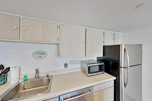 9400 Condos - image 8