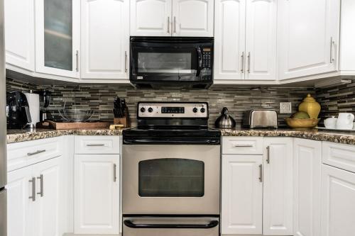 Tiki-home Elite Staycation in Fort Lauderdale, USA