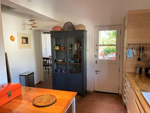 ห้องครัว, Quinta do Pinto - Holiday Villa near Faro, Algarve - 4 Bedroom, Pool, Rooftop Terrace in ตาวิรา