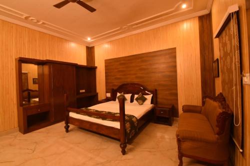Deluxe Room image 6