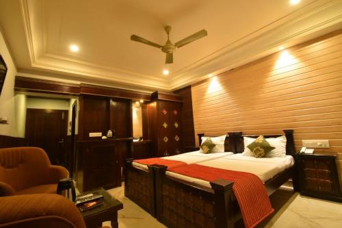 Superior Double Room image 6