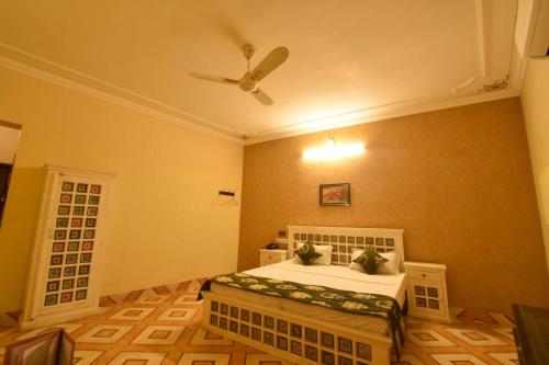 Deluxe Room image 5
