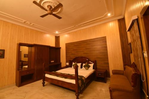 Deluxe Room image 4