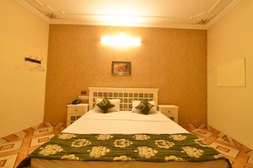 Deluxe Room image 10
