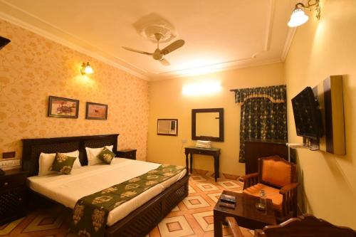 Deluxe Room image 1