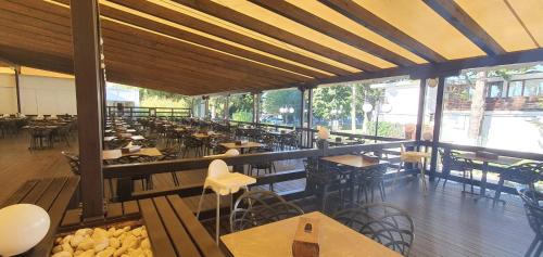 Complex Hotelier Steaua de Mare - Hotel Delfinul – Eforie Nord, CA