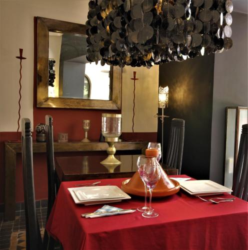 Room in Guest room - Riad Ralhaya, calm and voluptuous luxury in the heart of Marrakech - 7