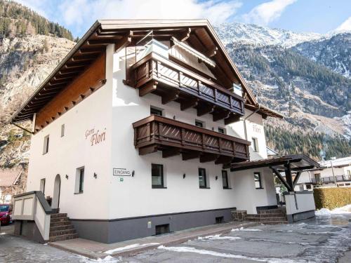 Mountain view chalet in Langenfeld with balcony