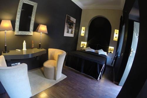 Room in Guest room - Riad Ralhaya, calm and voluptuous luxury in the heart of Marrakech - 4