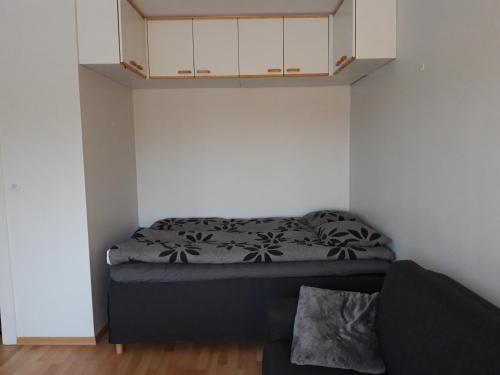 Viihtyisä yksiö Oulun Tuirassa (Viihtyisa yksio Oulun Tuirassa) in โออูลู