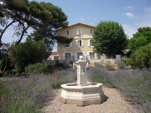 Maison de Maitre for 10 people in the heart of the vineyard - Location saisonnière - Badens