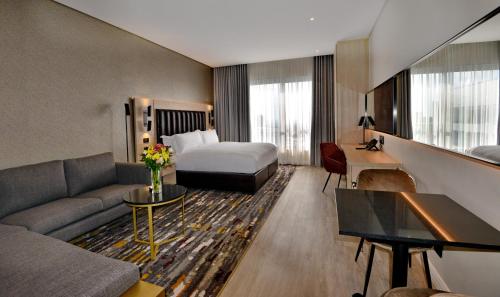 Studio Apartment image 10
