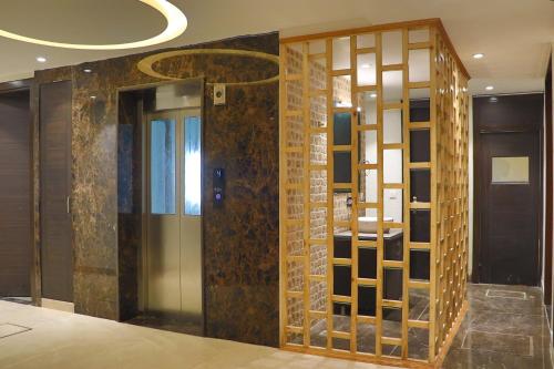 Hotel Green Behind Parmarth Niketan in Swarg Ashram