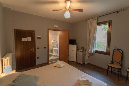2 twin beds