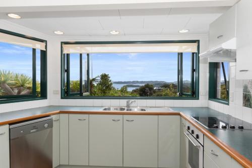Shower, Breezy on Broadview - Opua Holiday Home in Opua