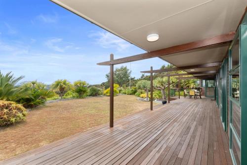 Tuš, Breezy on Broadview - Opua Holiday Home in Opua