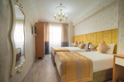 Superior Triple Room room in Istanbul Old City Sultanahmed Miran Hotel