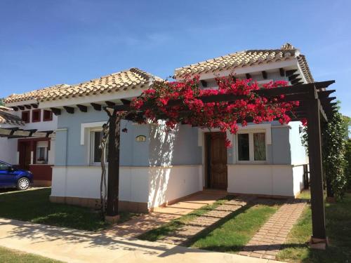  Lovely, South Facing, Detached Villa with Private Pool, on the prestigious Mar Menor Golf Resort JAC73 in Torre-Pacheco