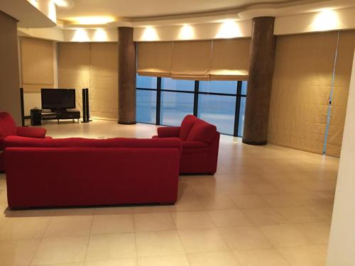 PARKWAY APARTMENTS