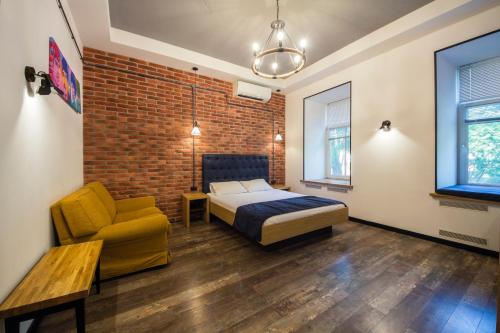 . Loft Design Apartments on Desyatynnyi Ln, 7