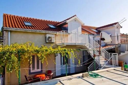 Bejárat, House Vedran in Blace