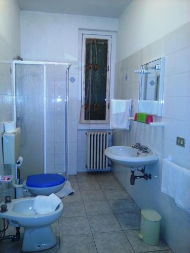 ห้องน้ำ, Albergo Ristorante Lavedo in เลนโน