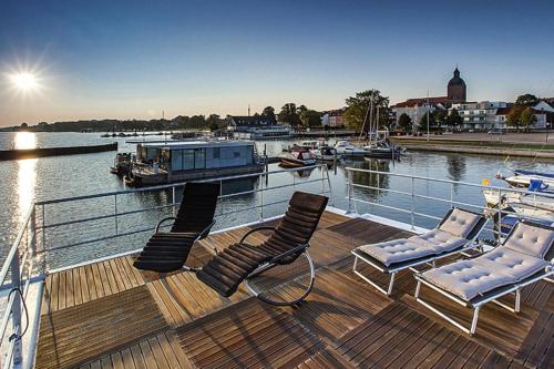 Houseboat Floating Houses Blue Active, Ribnitz-Damgarten