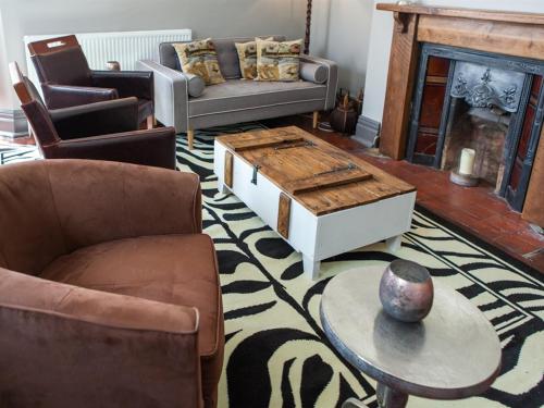 Oaklands Guest House - main image