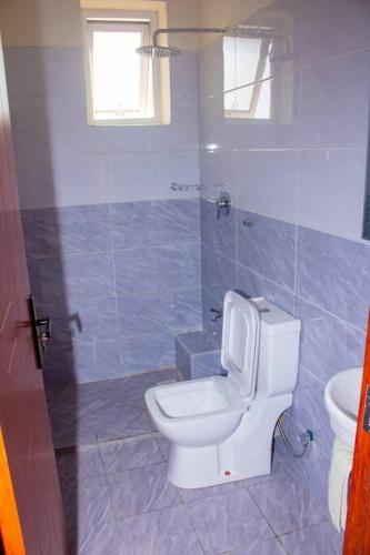 1 BR Near Nyali Cinemax, Netflix, Wifi, TV.