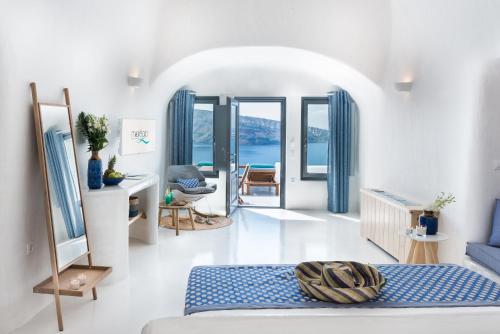 Maregio Suites Room Type - Honeymoon Suite with Outdoor Heated Plunge Pool with Jets