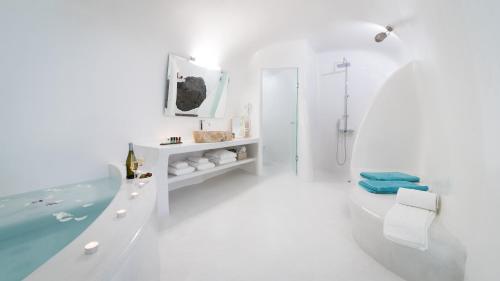  Deluxe Suite with Outdoor Heated Plunge Pool and Jets image 6