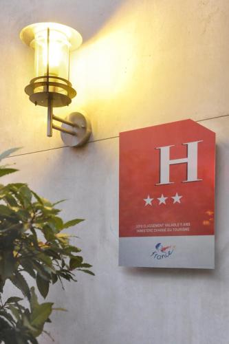 Carladez Cambronne - image 3