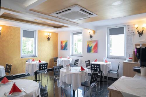 アルファ & オメガ ホテル