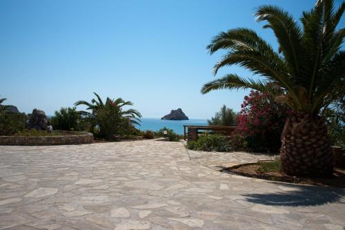 Facilities, Akti Rooms in Lefki