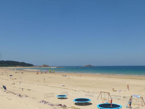 周邊環境, Stone House in Plurien near Sandy Beaches in 普里安