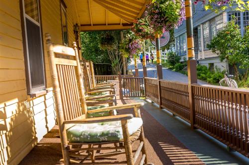 Pine Cottage Bed & Breakfast - image 4