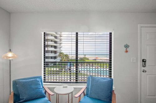 Oceanfront Daytona Beach Condo with Shared Pool - image 9