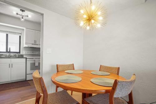 Oceanfront Daytona Beach Condo with Shared Pool - image 12