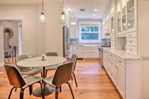 Modern Ft Lauderdale Escape with Deck and Grill! in Fort Lauderdale, USA