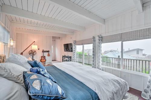 Sun-Soaked Sandy Point Haven with Beach Access!
