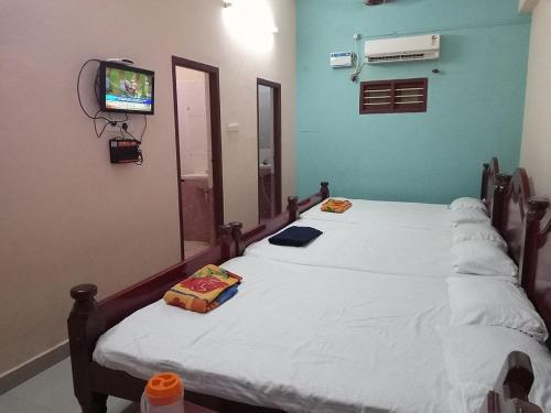Sakthi Guest House (By Saraswathi Groups)