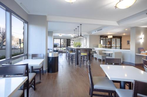 Holiday Inn Express - Newark Airport - Elizabeth, an IHG Hotel