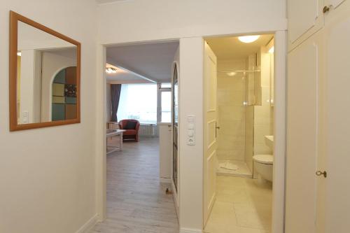 Apartment with Sea View image 2