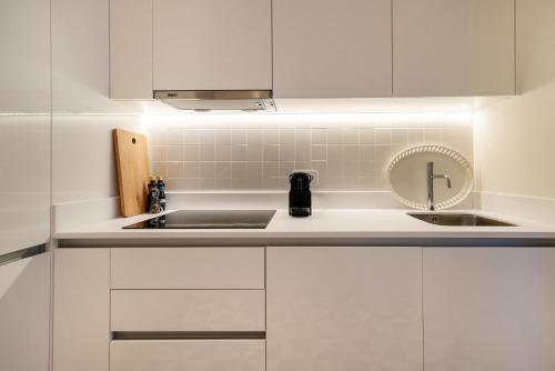 Modern 1BDR in Downtown Lisbon by LovelyStay