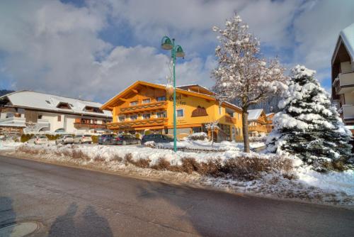 Hotel Serles Superior - Tap to explore photos