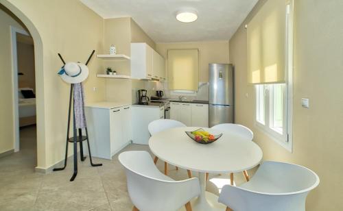 White Corali Suite Andros