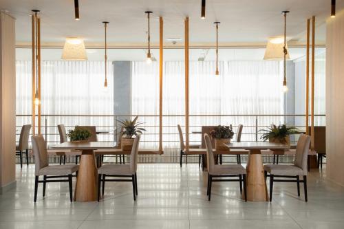 ห้องอาหาร, Hilton Garden Inn Praia Brava in อิตาไช