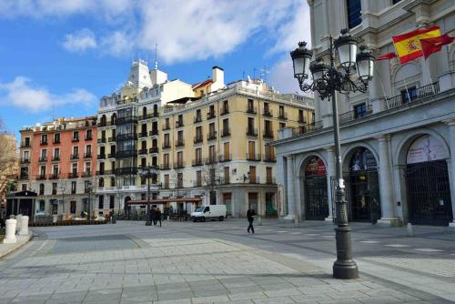 MADRID Luxury Apartment Location ROYAL PALACE