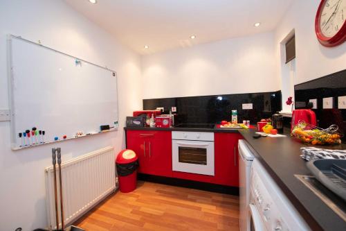 PREMIER - Chapel House with Driveway! in Cleland