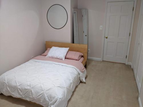 Rooms close to NCSU, RTP, RDU Airport, I-40, and Downtown Raleigh